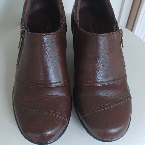 Easy Spirit Brown Heeled Boots Womens Size 8W - Picture 3 of 7